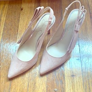 Jessica Simpson bow pump